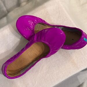 Ultraviolet Tieks size 5